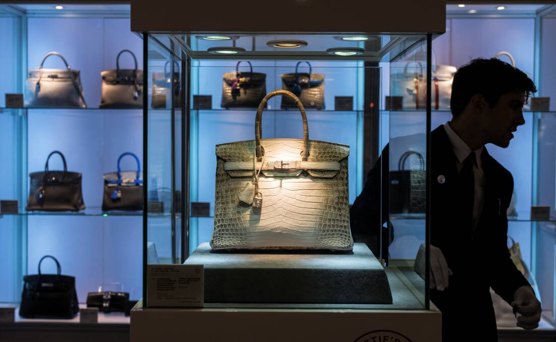 Handbag auctioned for US$300,000