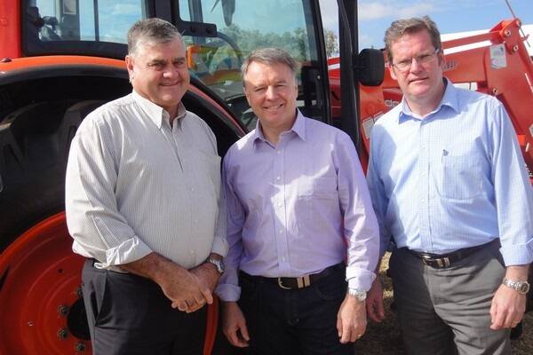 AgForce president Ian Burnett, with Federal Agriculture Minister Joel Fitzgibbon, and Queensland Agriculture Minister John McVeigh, at the Emerald Ag Grow fields days.